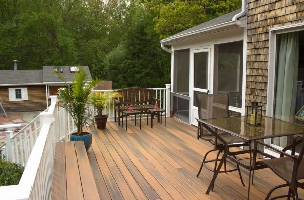 Decking Service in Battle Ground